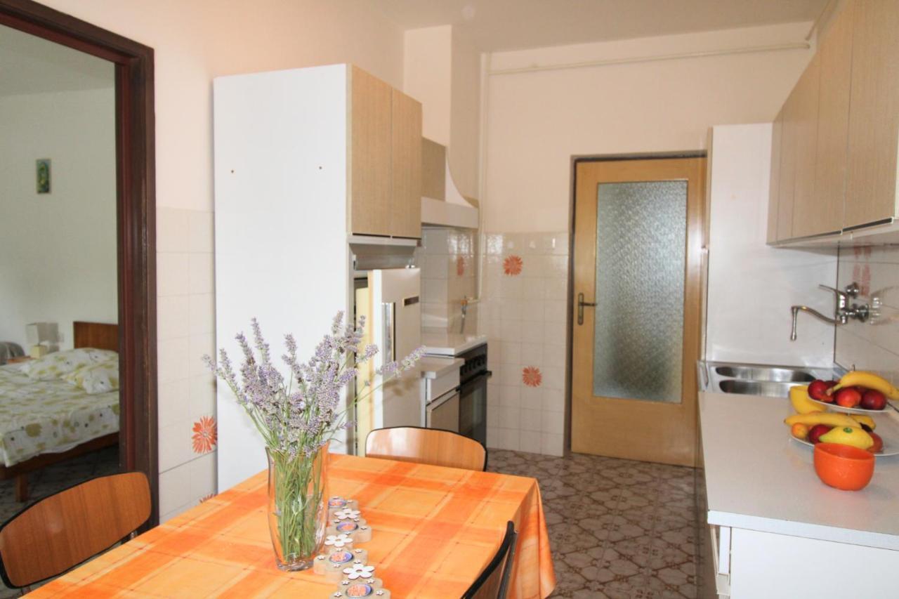 Apartment Valentina Ližnjan エクステリア 写真