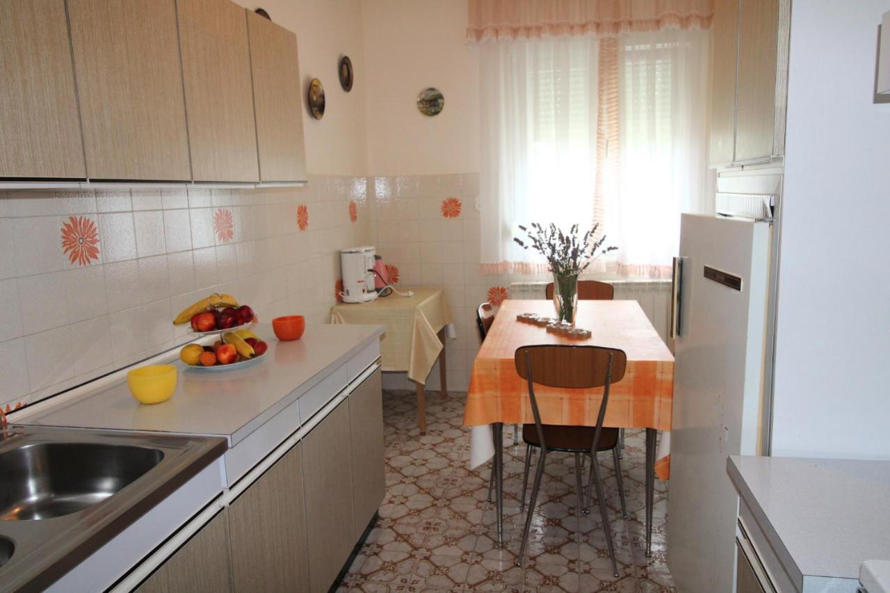 Apartment Valentina Ližnjan エクステリア 写真